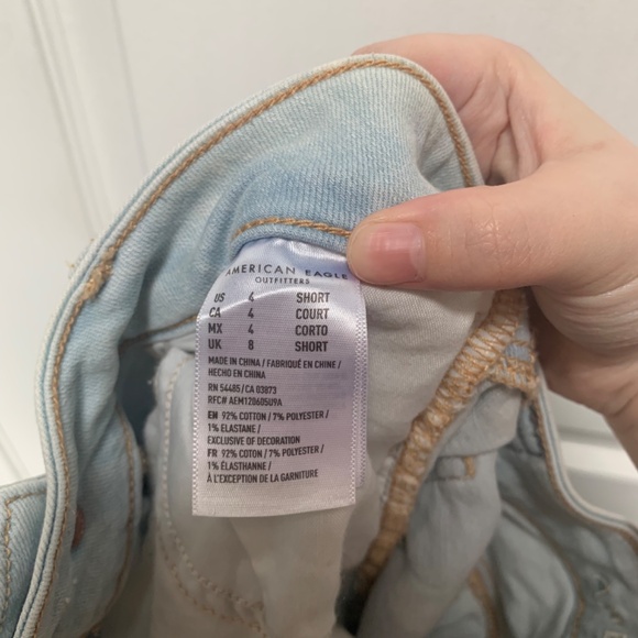 AE Ripped/Distressed Acid Wash Jeggings size 4 SHORT INSEAM - Picture 2 of 2